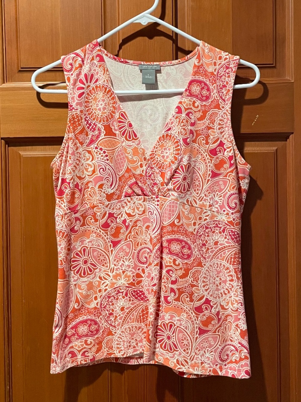 Ann Taylor Small Sleeveless Orange, White & Pink Paisley Print V-neck Tank Top